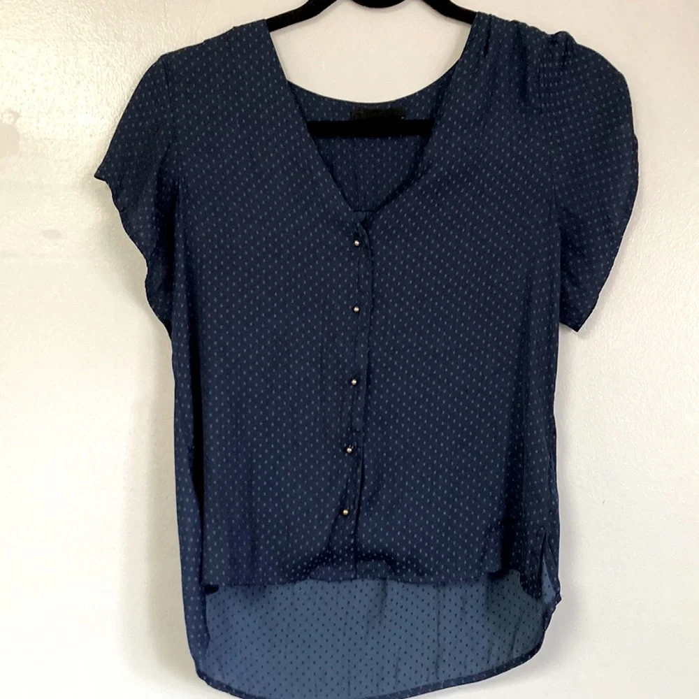 💕H&M BLOUSE💕 - Picture 1 of 6